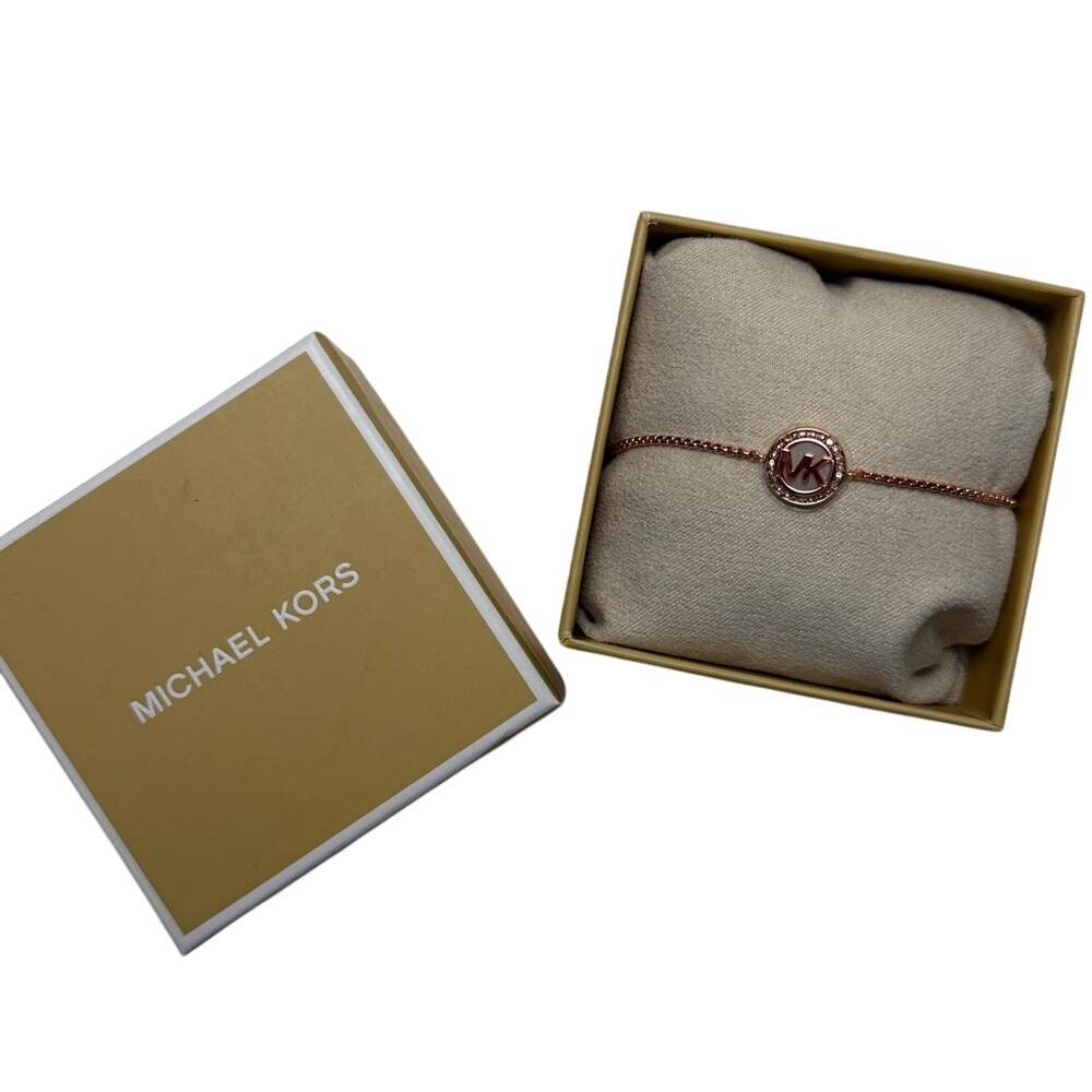 Michael Kors Elegant Gold Bracelet with Logo Charm rose gold color - Picture 4 of 11